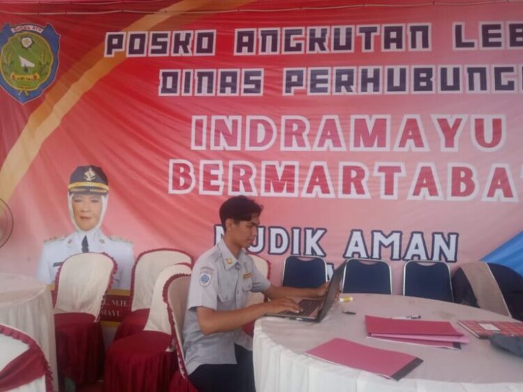 Manjakan Pemudik dengan Wifi Gratis di Posko Penghitung Arus Mudik Indramayu