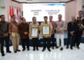 Berkontribusi Atas Pembangunan Pers, Pj Gubernur Banten Al Muktabar Raih Anugerah Sahabat Pers SMSI