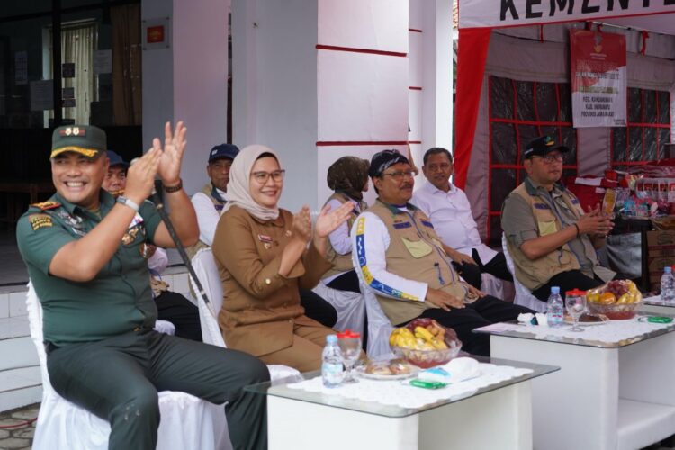 Mensos dan Bupati Nina Agustina Resmikan Lumbung Sosial Kandanghaur