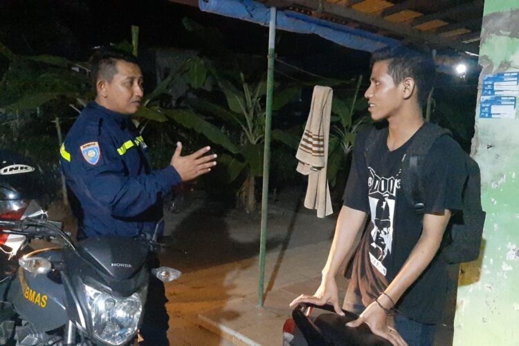 Khawatir Pulang Tengah Malam, Pemuda Indramayu Minta Bantuan Polisi hingga Diantar ke Rumah